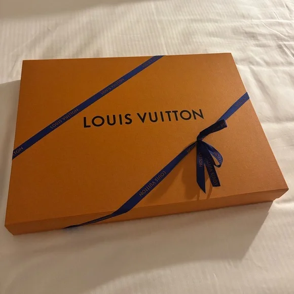 Louis Vuitton | Accessories | Empty Louis Vuitton Tangerine  display picture 3